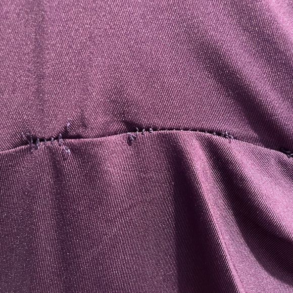 Every Pretty Burgundy dress - Picture 3 of 3